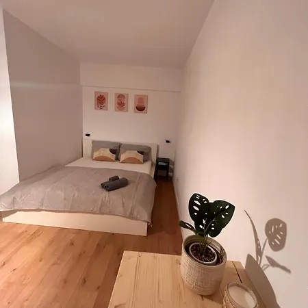 Grosse Fuer Monteure - - Apartment